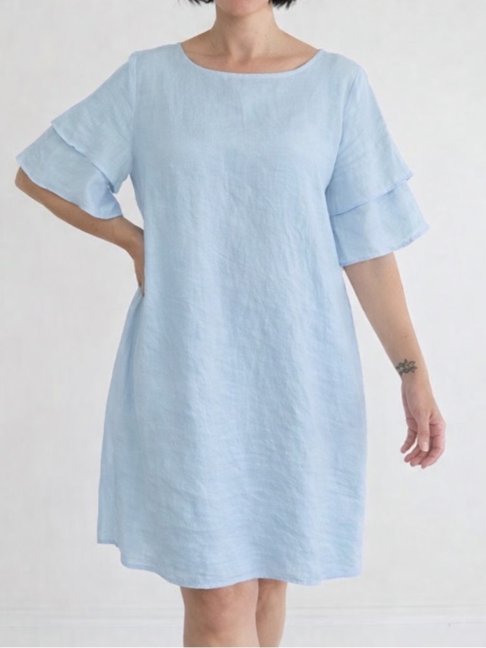 LORD&TAYLOR 100% linen bell sleeves dress size medium - light blue